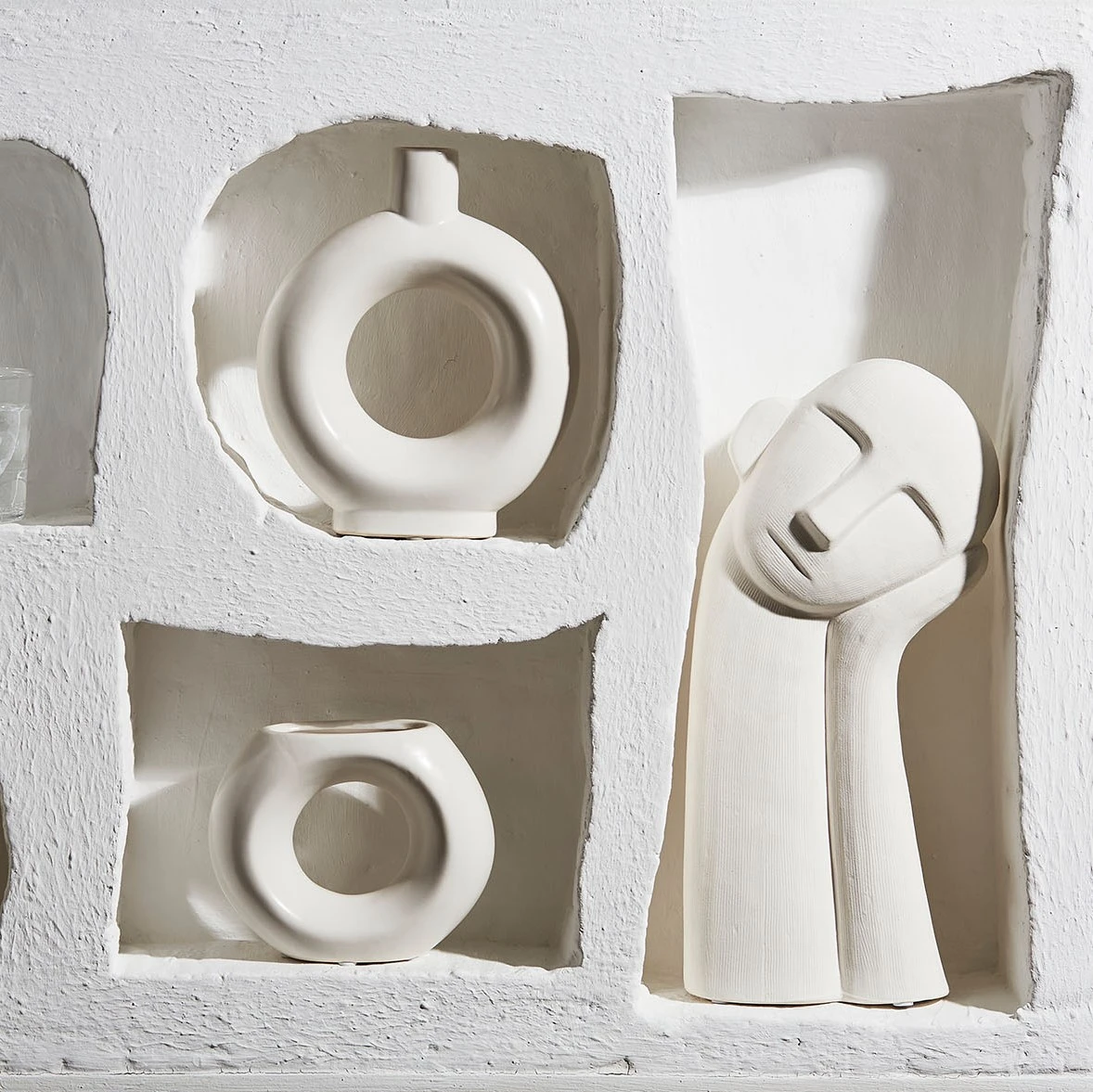 Côté Table Deco Visage Maceio Blanc Casse 20x12xh38cm Gres 7 Côté Table Deco Visage Maceio Blanc Casse 20x12xh38cm Gres – Image 5