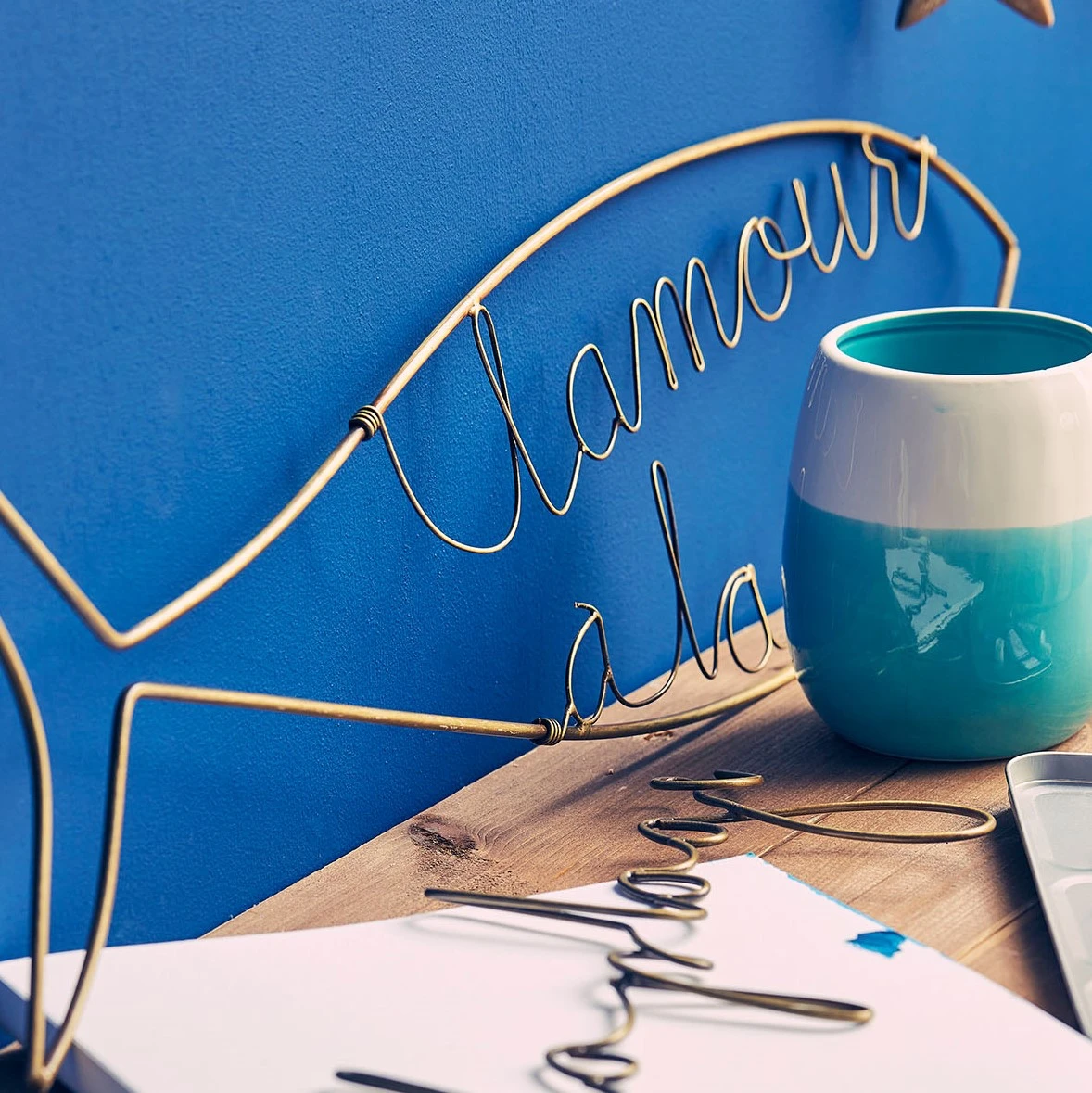 Jardin D'Ulysse Deco Murale "lamour A La Mer" Tournille Doré 24x8cm Fer 5 Jardin D'Ulysse Deco Murale "lamour A La Mer" Tournille Doré 24x8cm Fer – Image 3